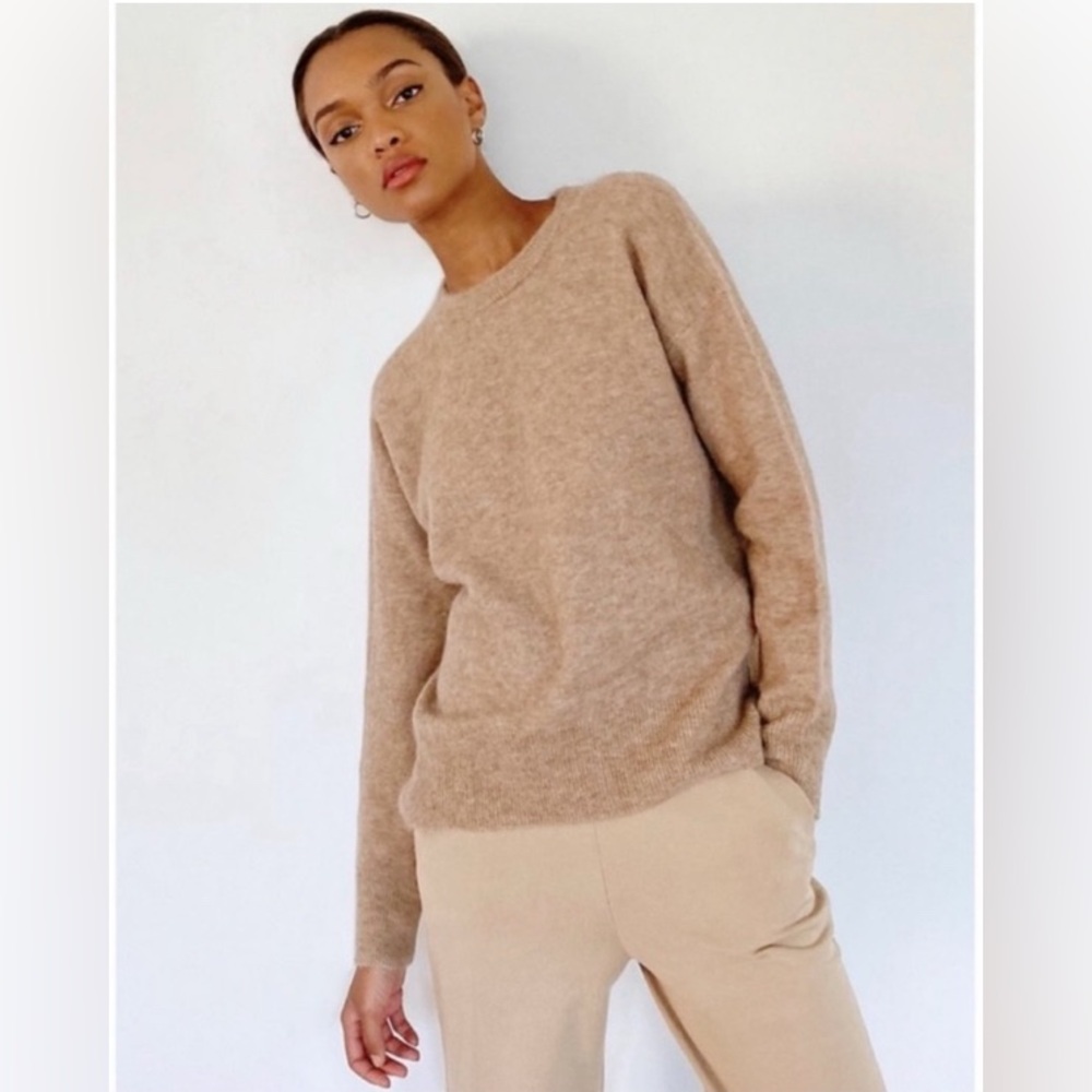 NWOT Aritzia The Group Babaton Thurlow Relaxed crew-neck sweater Merino Wool - Picture 2 of 8